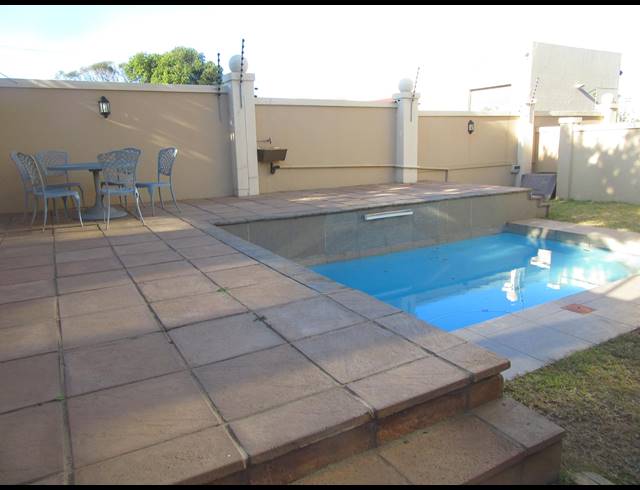 4 BEDROOM APARTMENT RENTED IN UMHLANGA CENTRAL